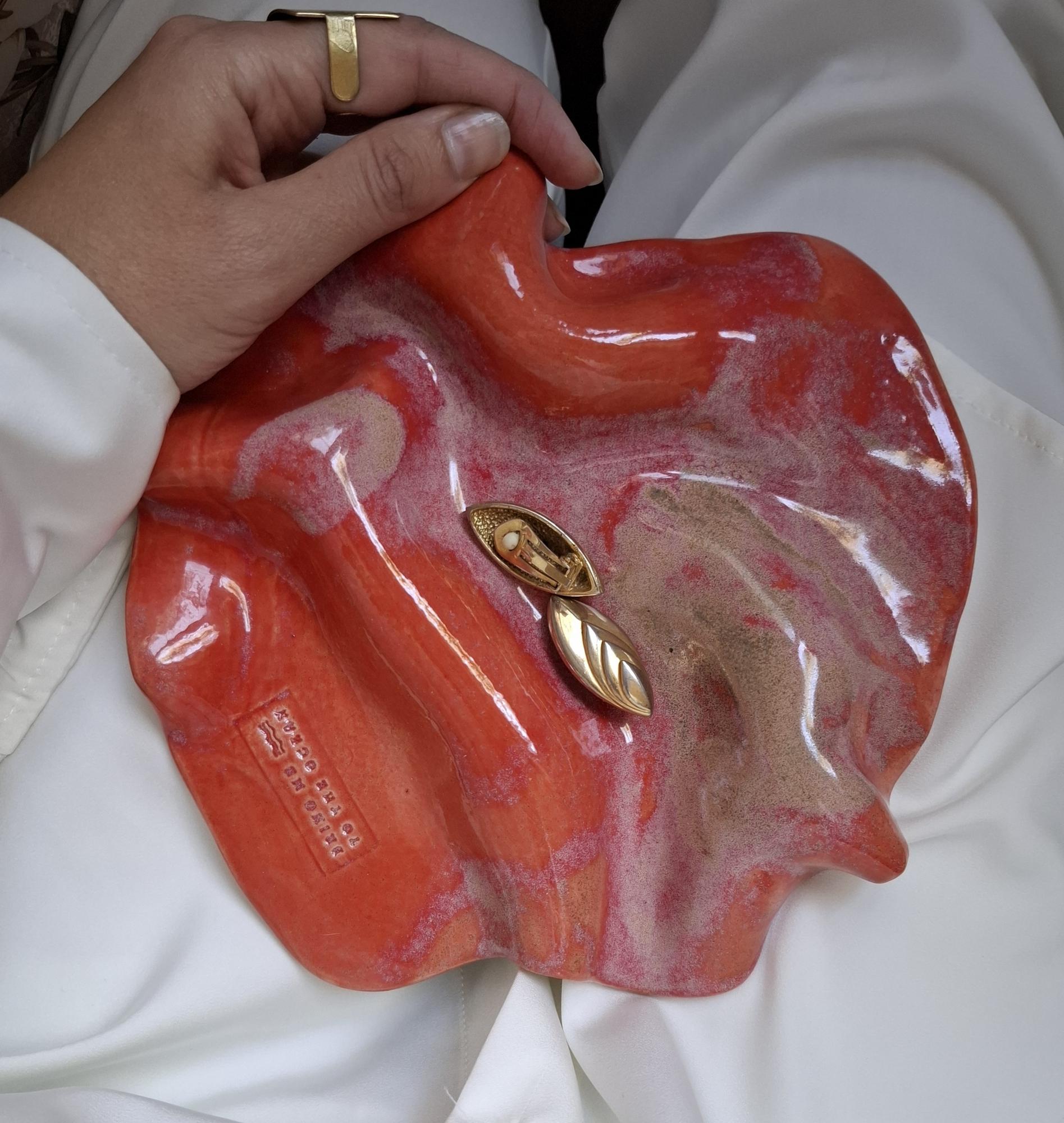 Тарелка "Мятая" кораллловая