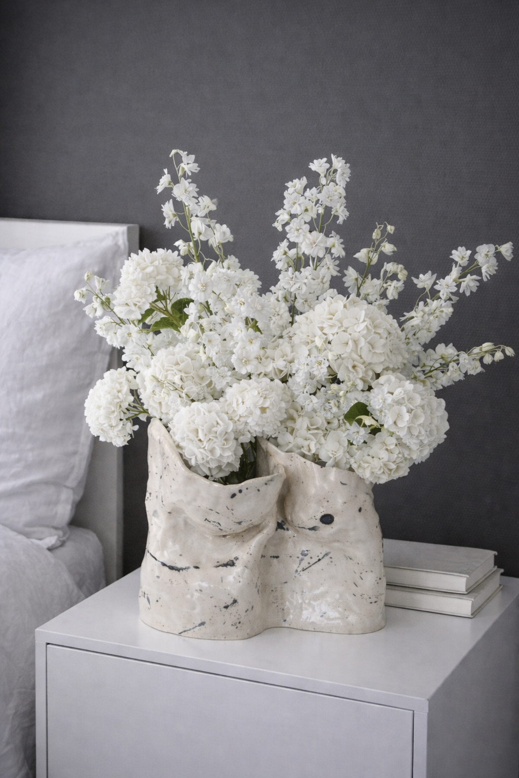 Дизайнерская ваза «Чёрные брызги»