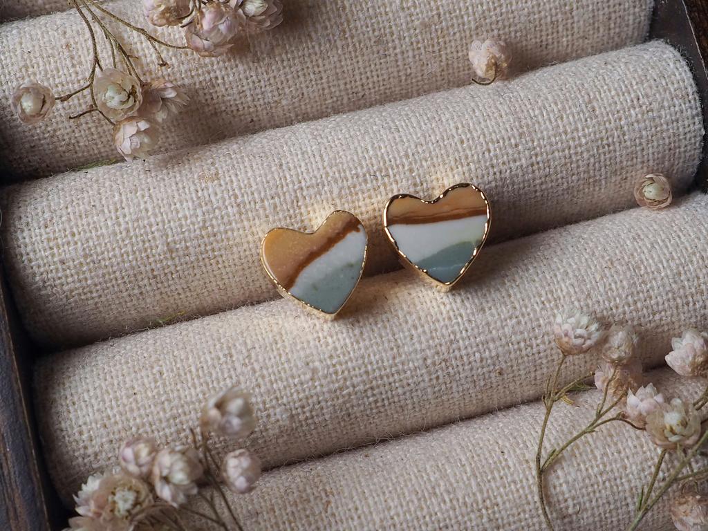 Серьги с мукаитом