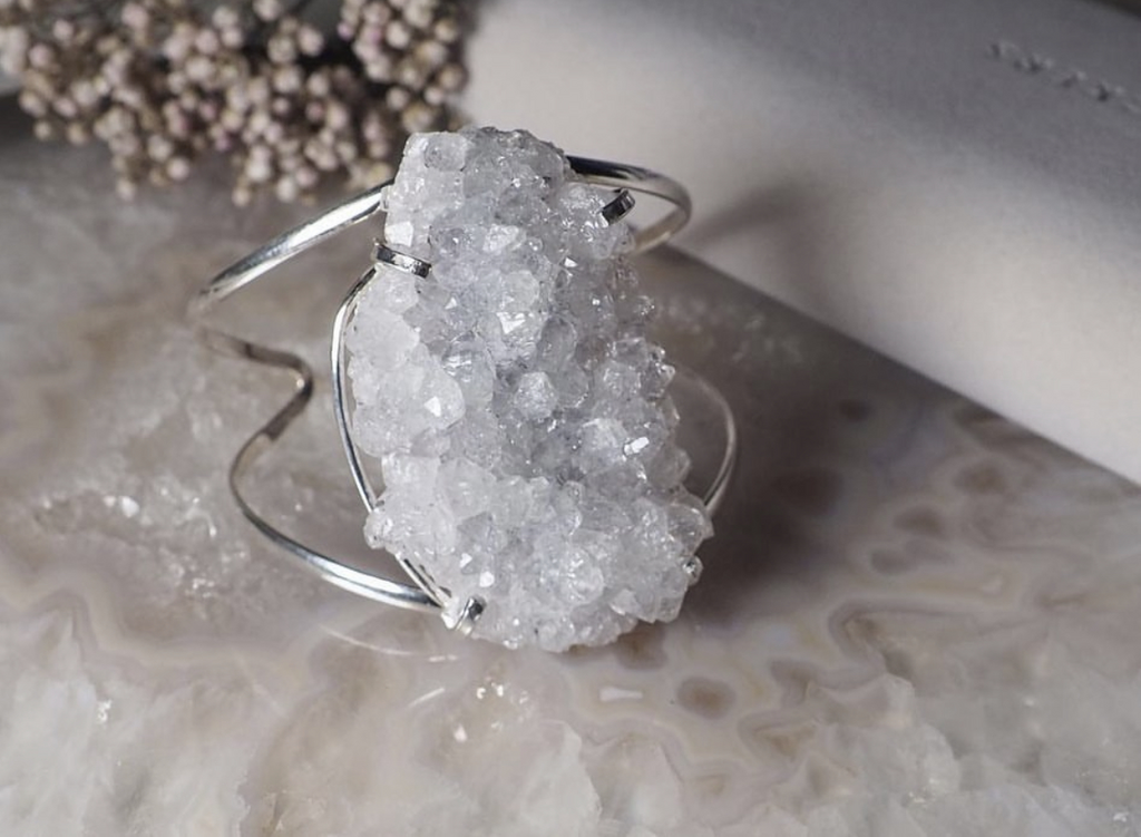 Браслет со сталактитом