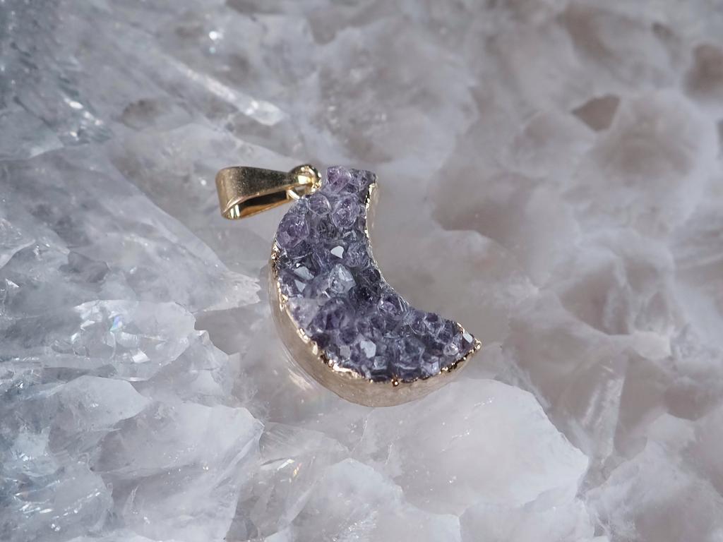 Кулон полумесяц с аметистом