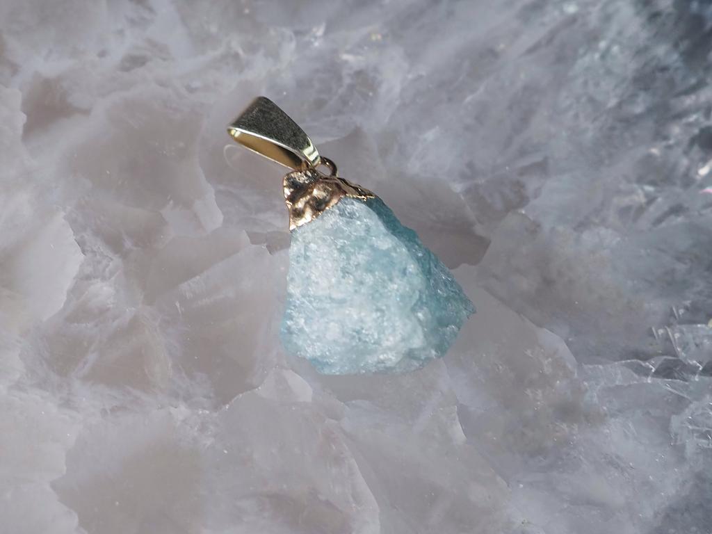 Подвеска с аквамарином
