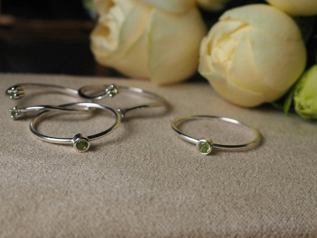 Кольцо с перидотом