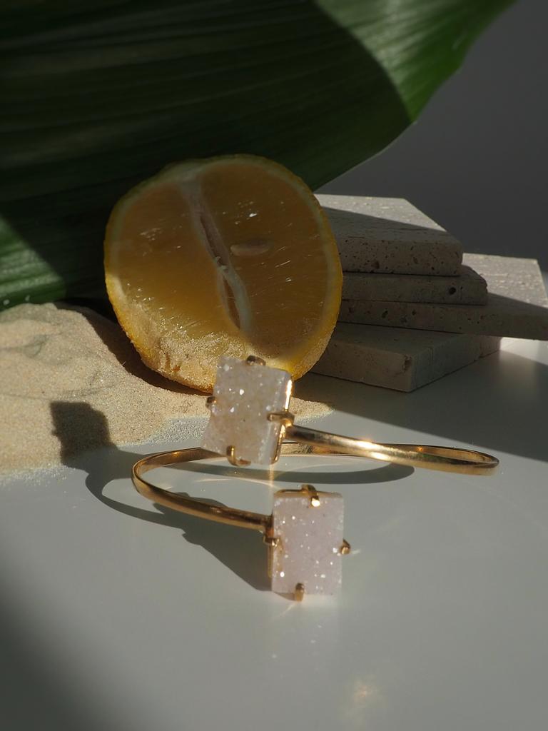 Браслет с кварцем