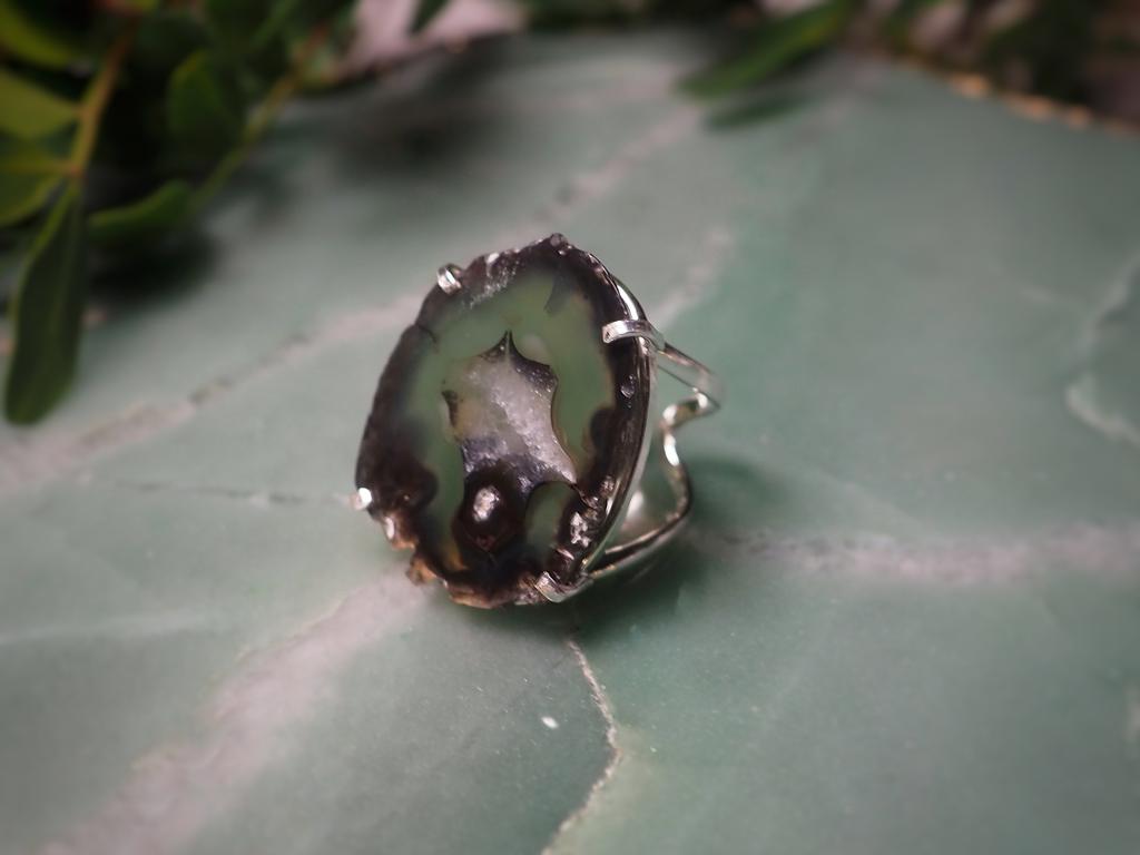 Кольцо с зеленым агатом