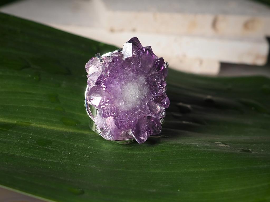 Кольцо с аметистовым сталактитом