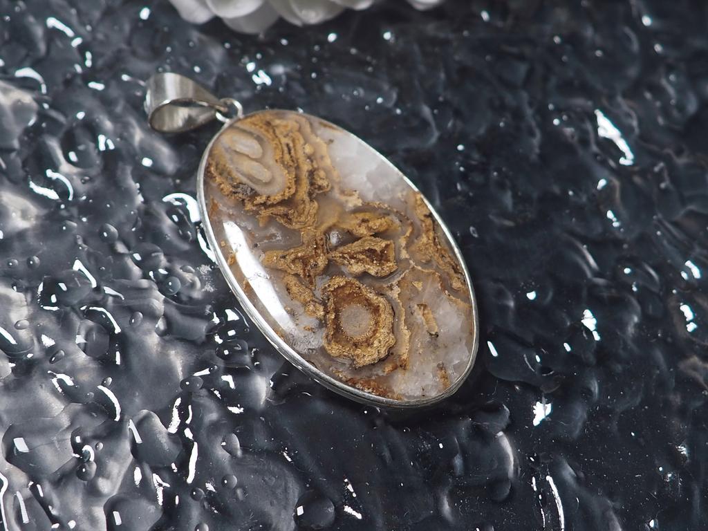 Подвеска с африканским агатом