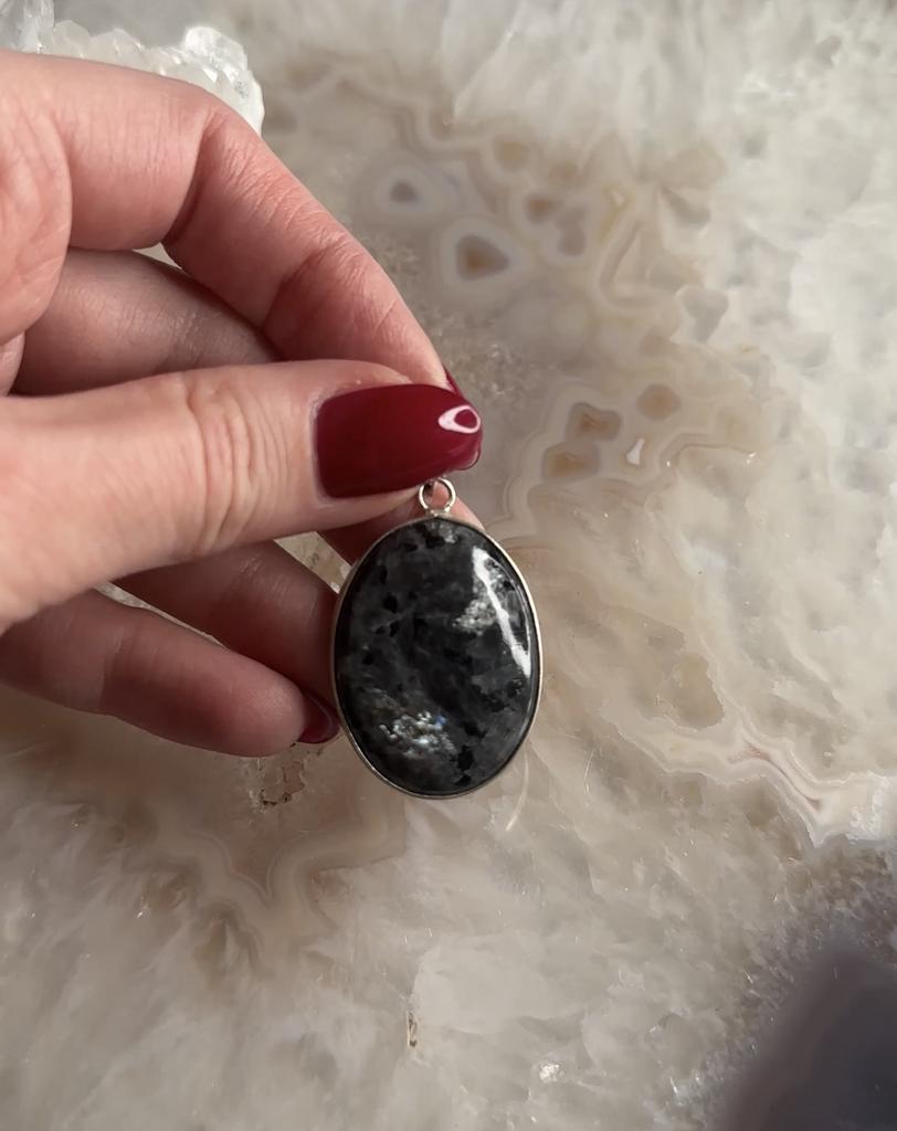 Подвеска с лабрадором