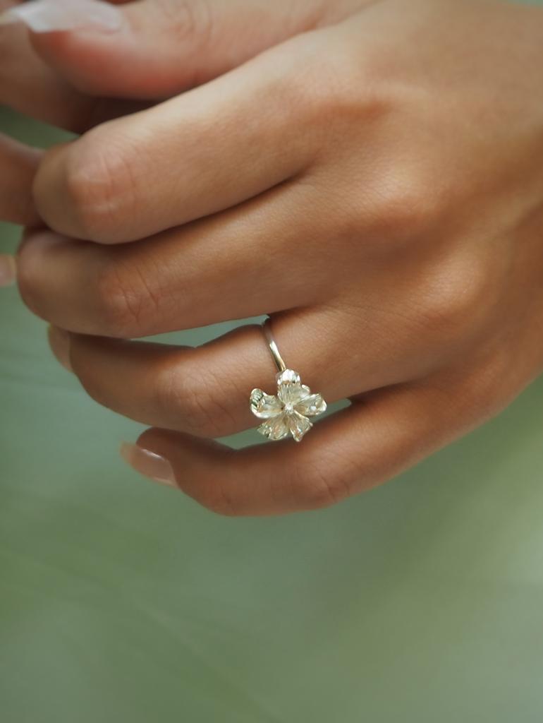 Кольцо цветок серебро 925 пробы