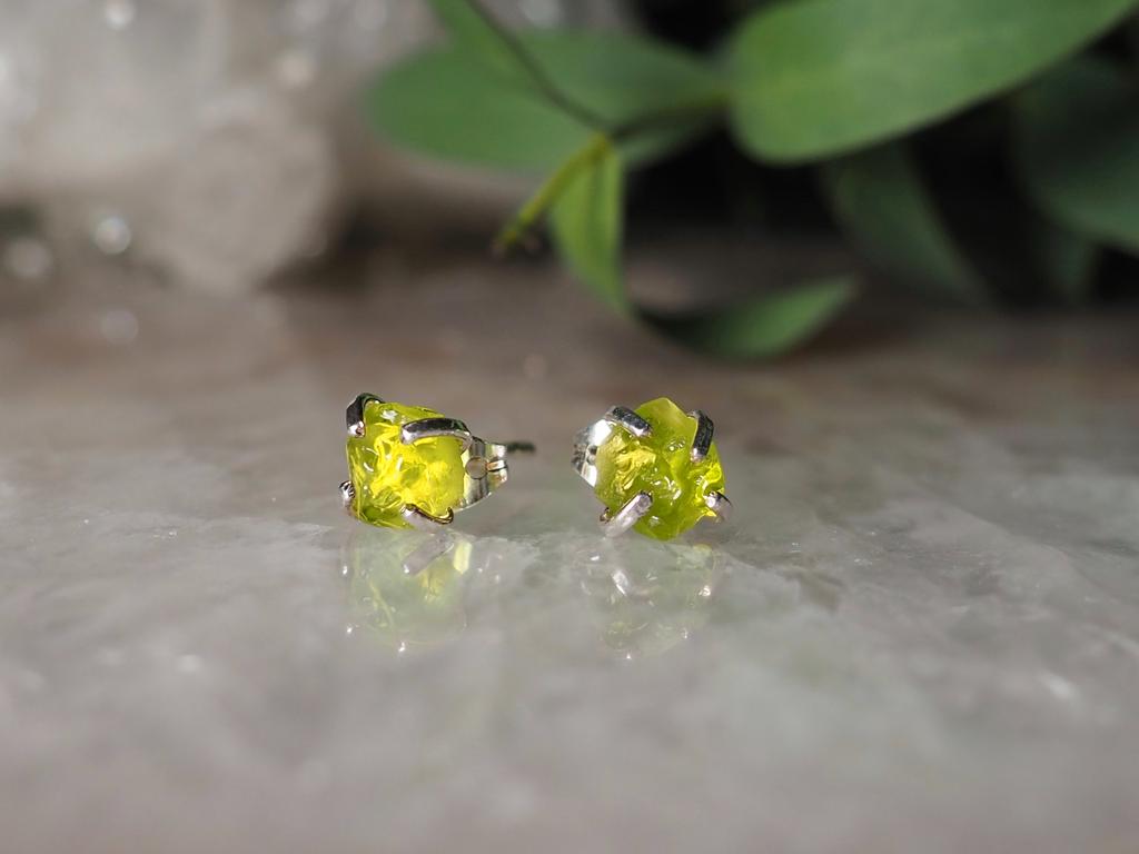 Серьги с перидотом