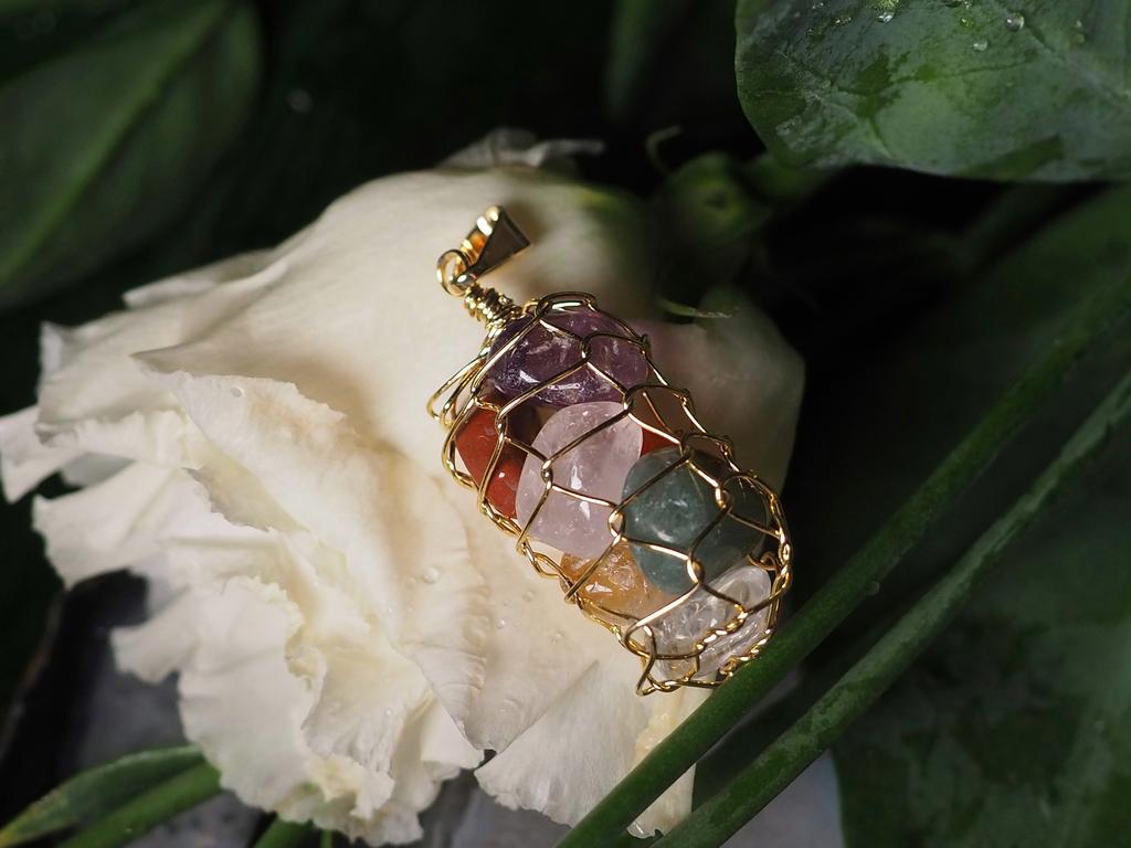 Подвеска с натуральными камнями