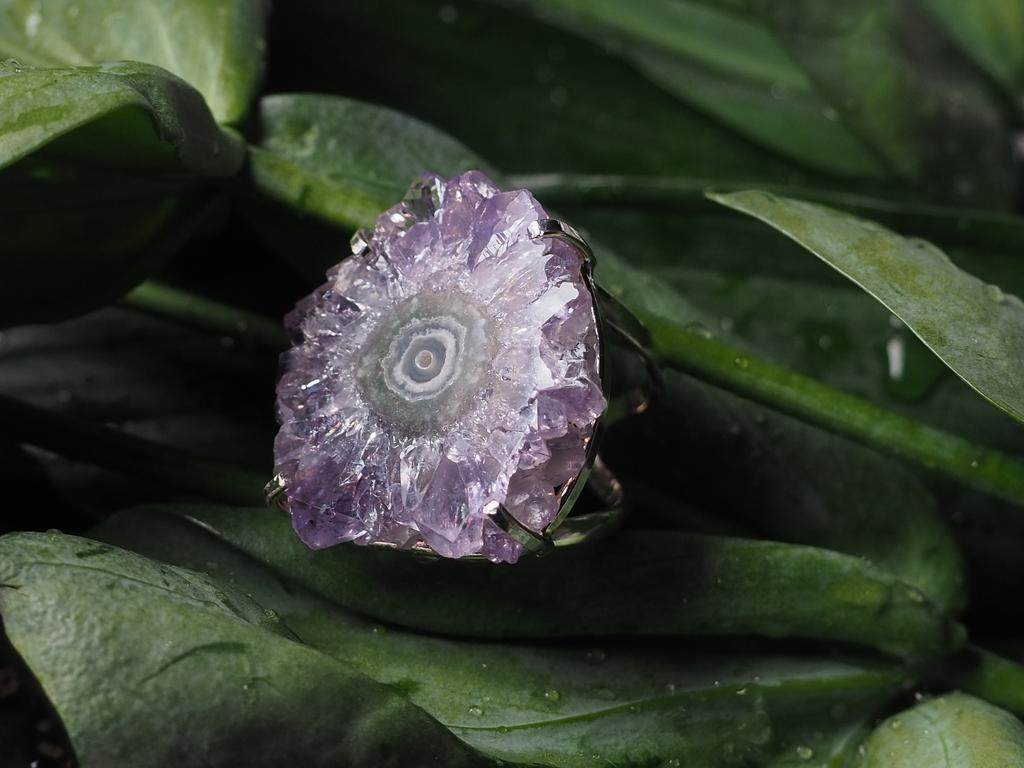 Кольцо с аметистовым сталактитом