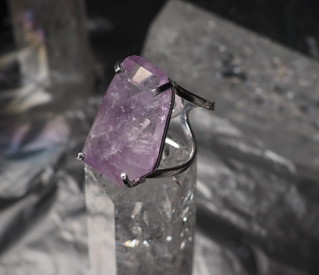 Кольцо с аметистом