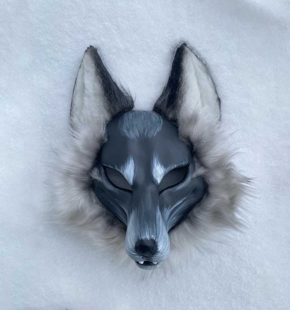 Маска Алисы черно-белая