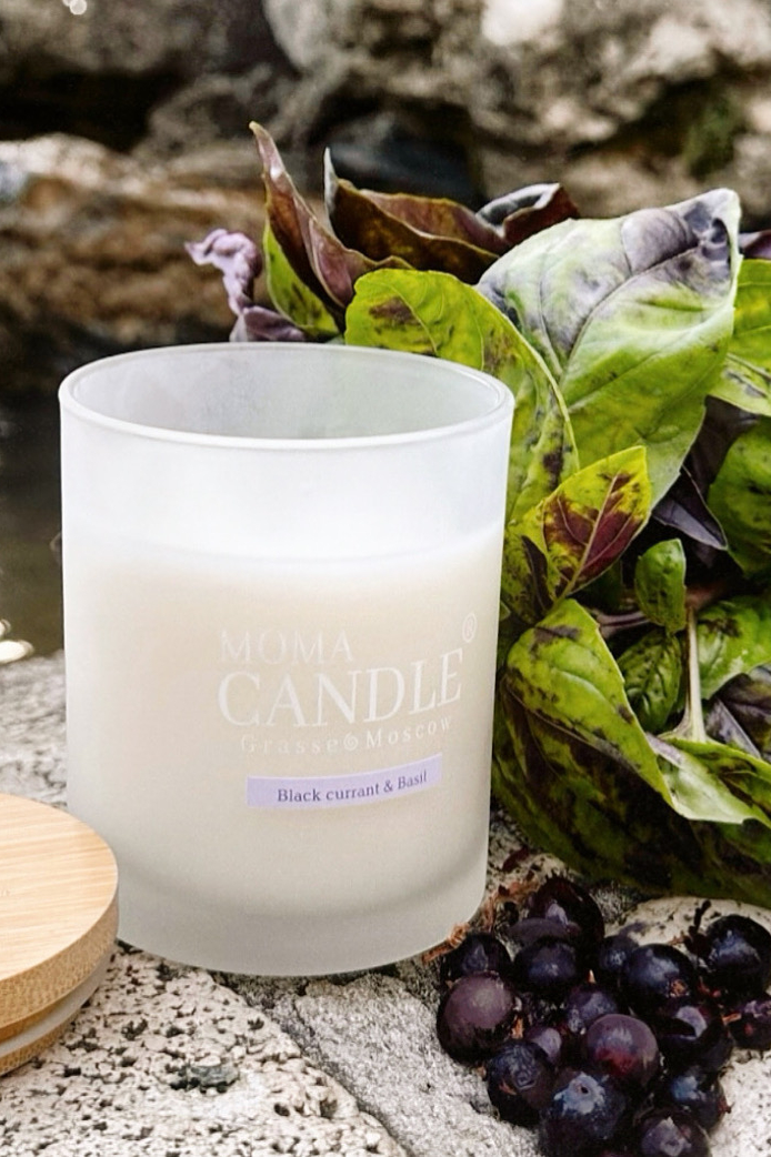 Свеча "Black currant & Basil" , 230 гр.(матовое стекло)