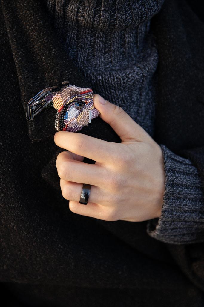 ВОСХИЩАЯ ВЗГЛЯДОМ