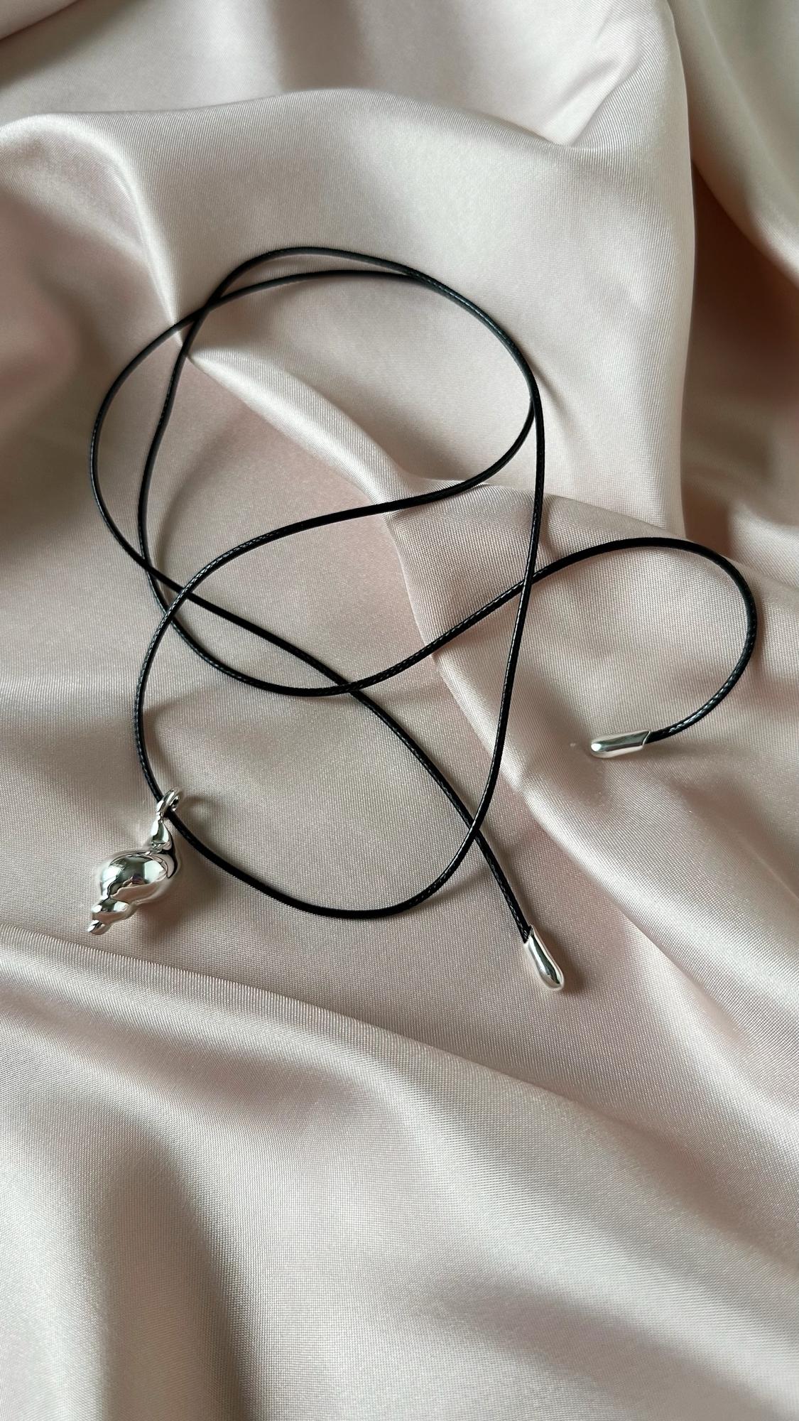 Колье на шнурке Shell S