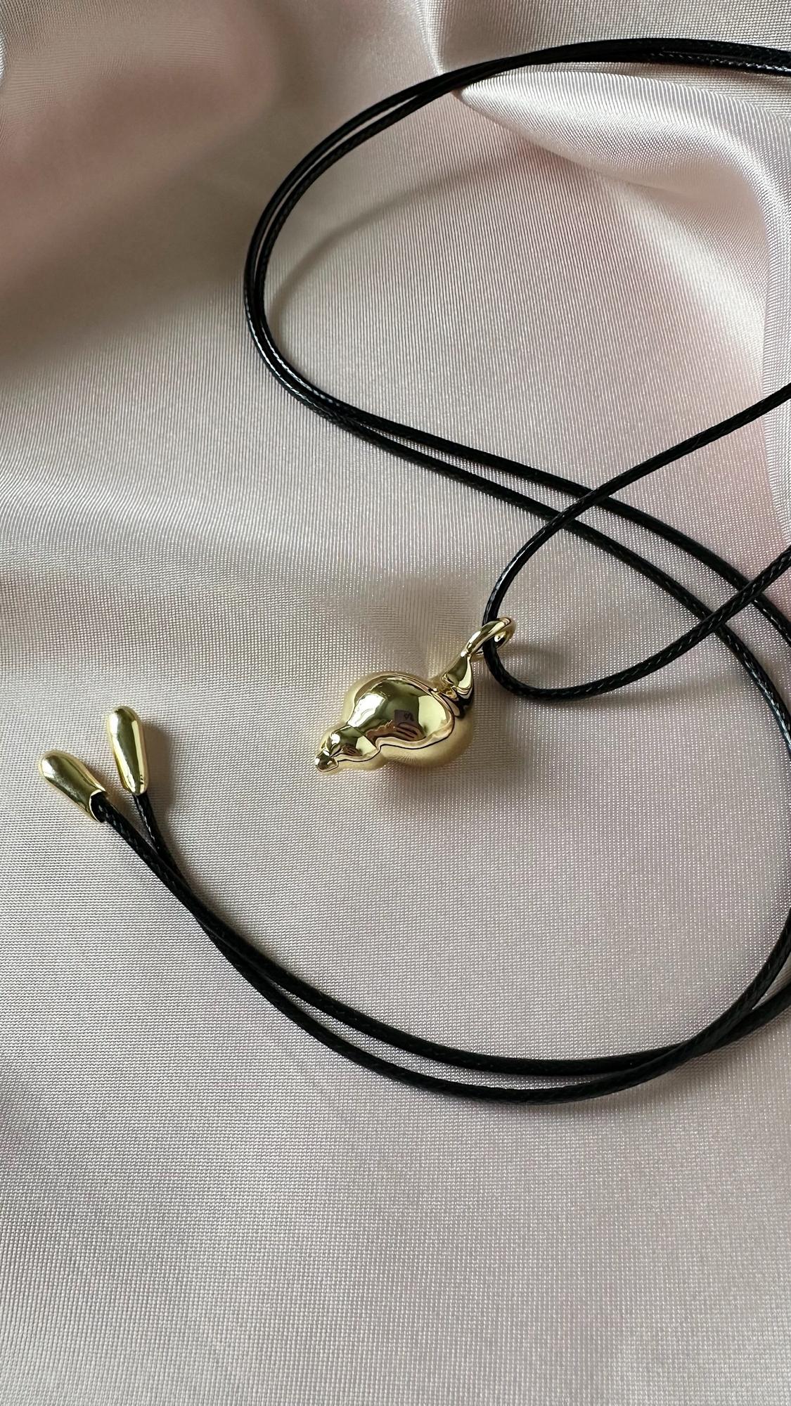 Колье на шнурке Shell G