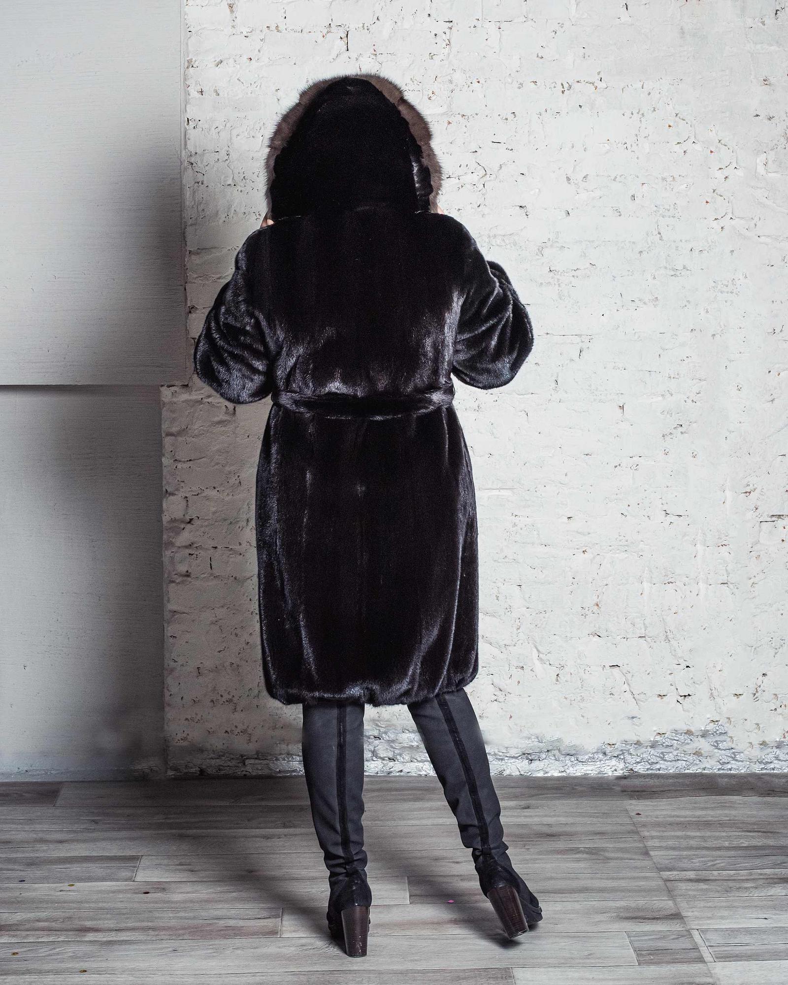 Шуба из меха норки "BLACKGLAMA"