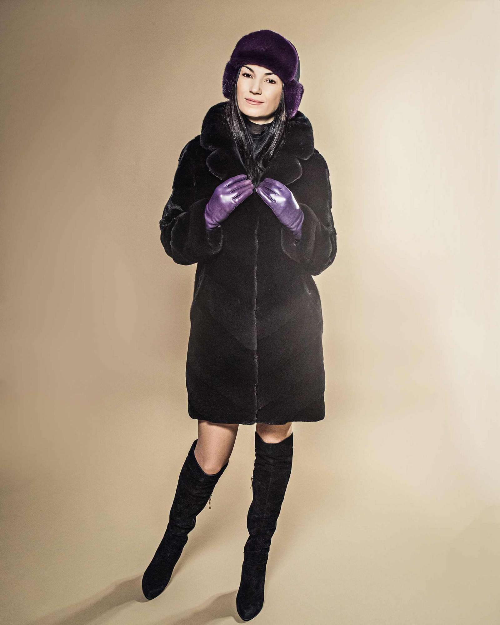 Шуба из меха черной норки