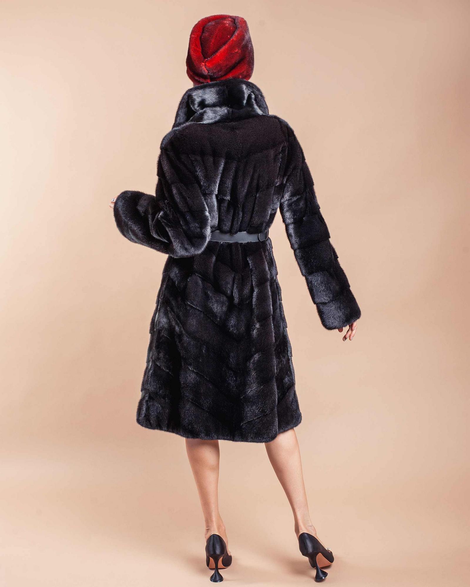 Шуба из меха норки "Black"