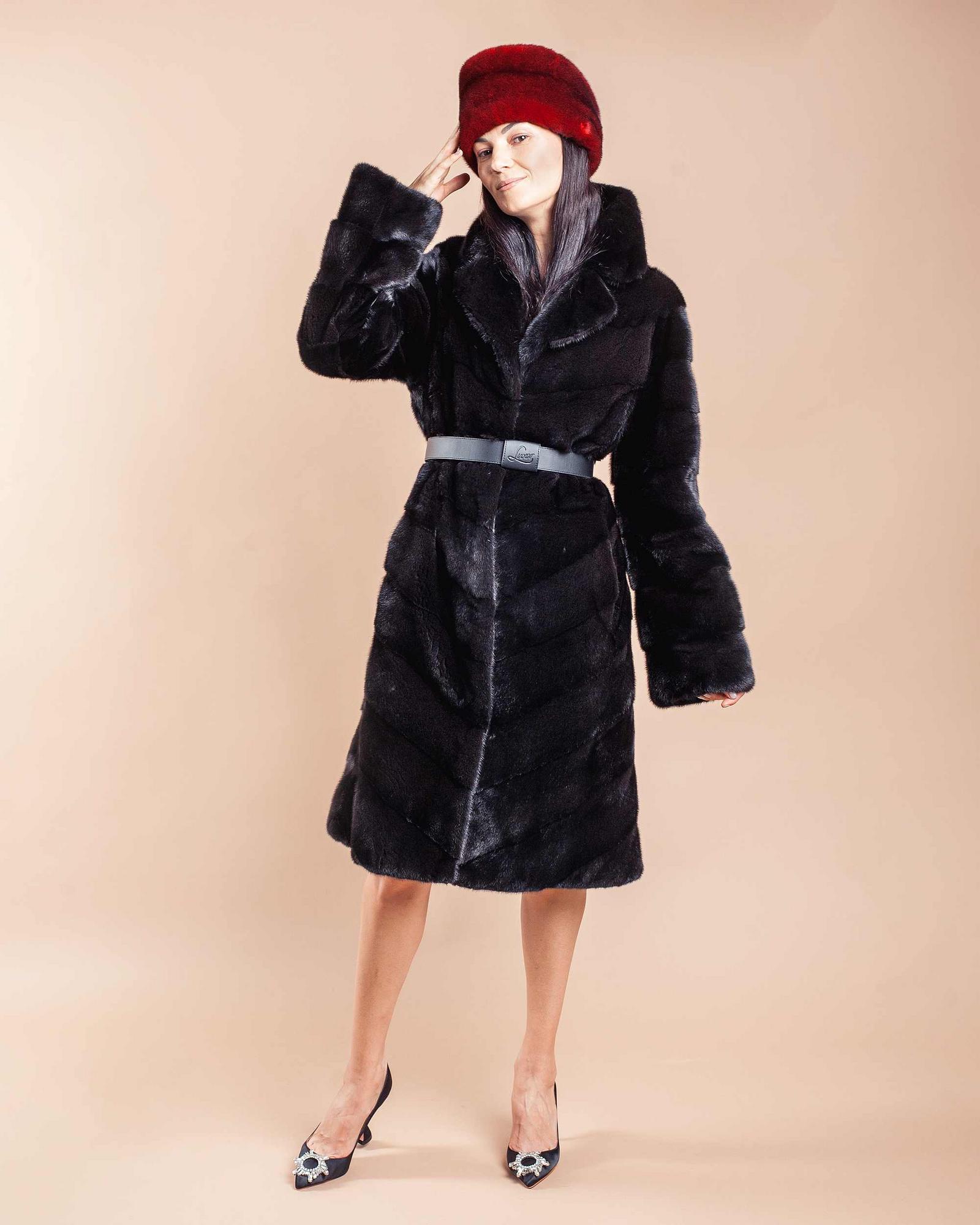 Шуба из меха норки "Black"