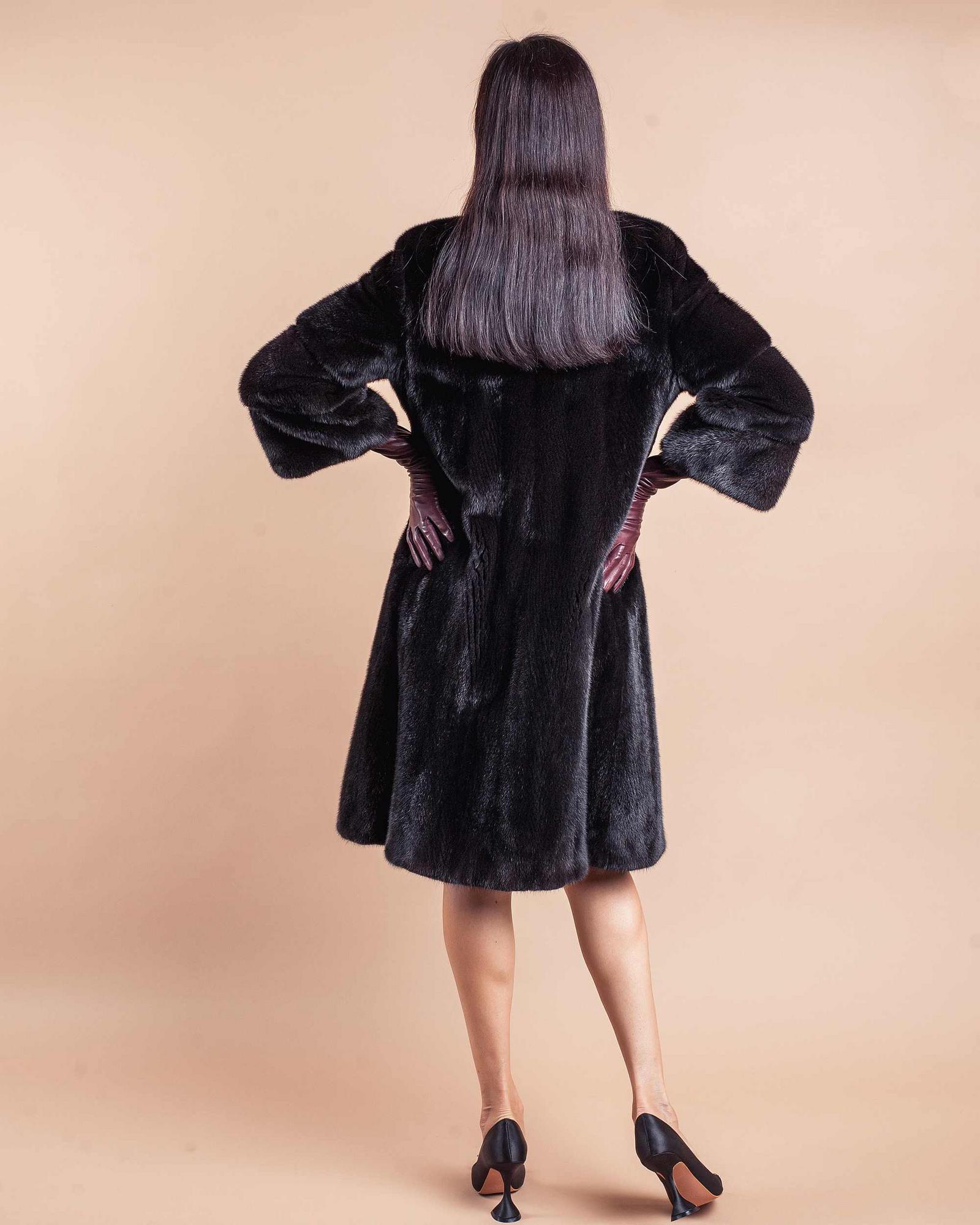 Шуба из меха норки "BLACKGLAMA"