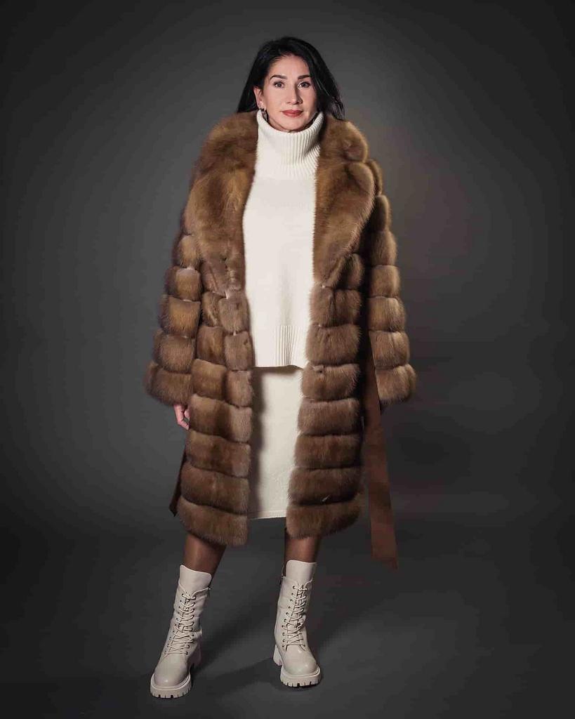 Шуба из меха куницы