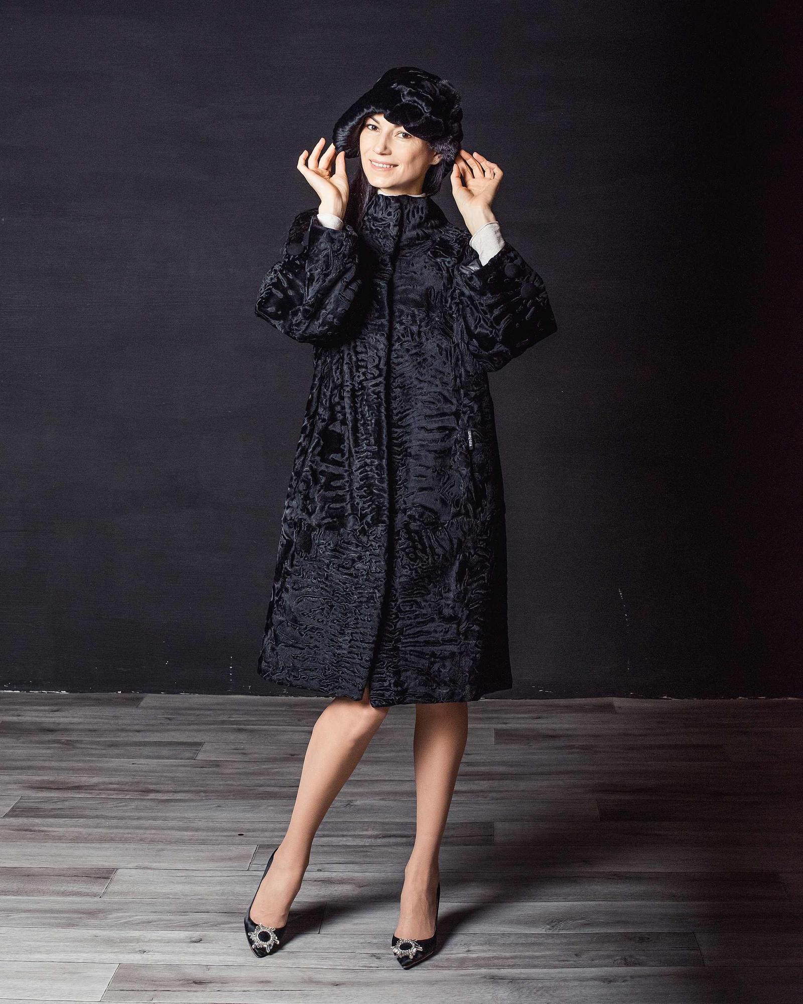 Шуба из меха каракульчи