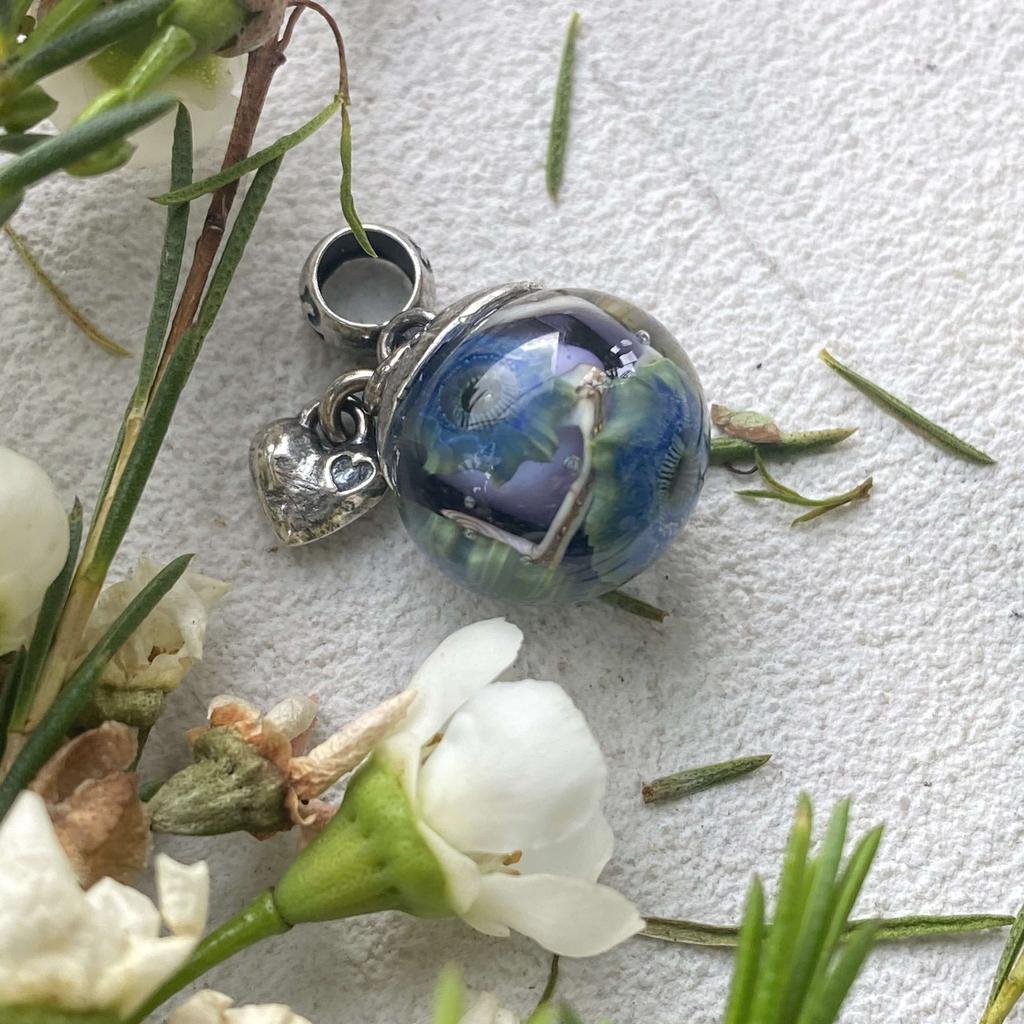 AQUARIUM  DANGLE 8 blue poppy on space