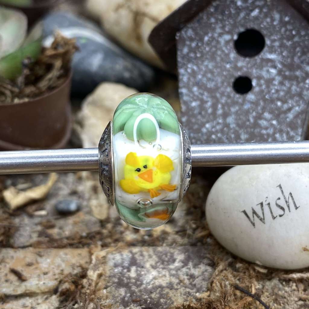 AQUARIUM  6 yellow bird on ivory