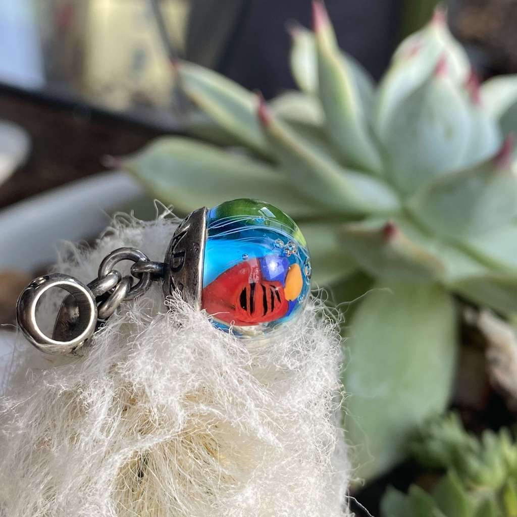 12 friday AQUARIUM dangle