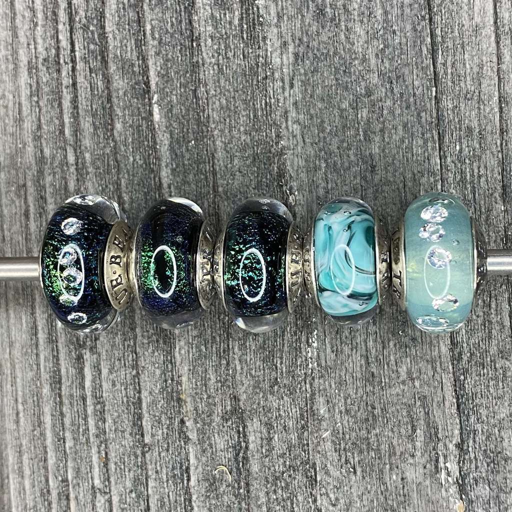 Live Black Friday Row 17