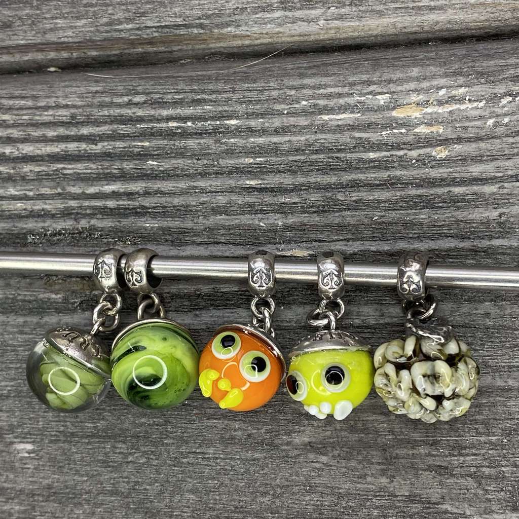 live HALLOWEEN Row 19