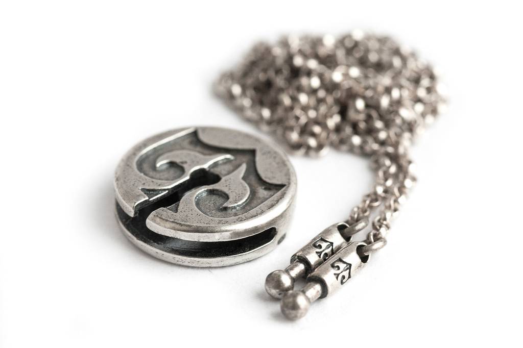 Necklace chain and lock