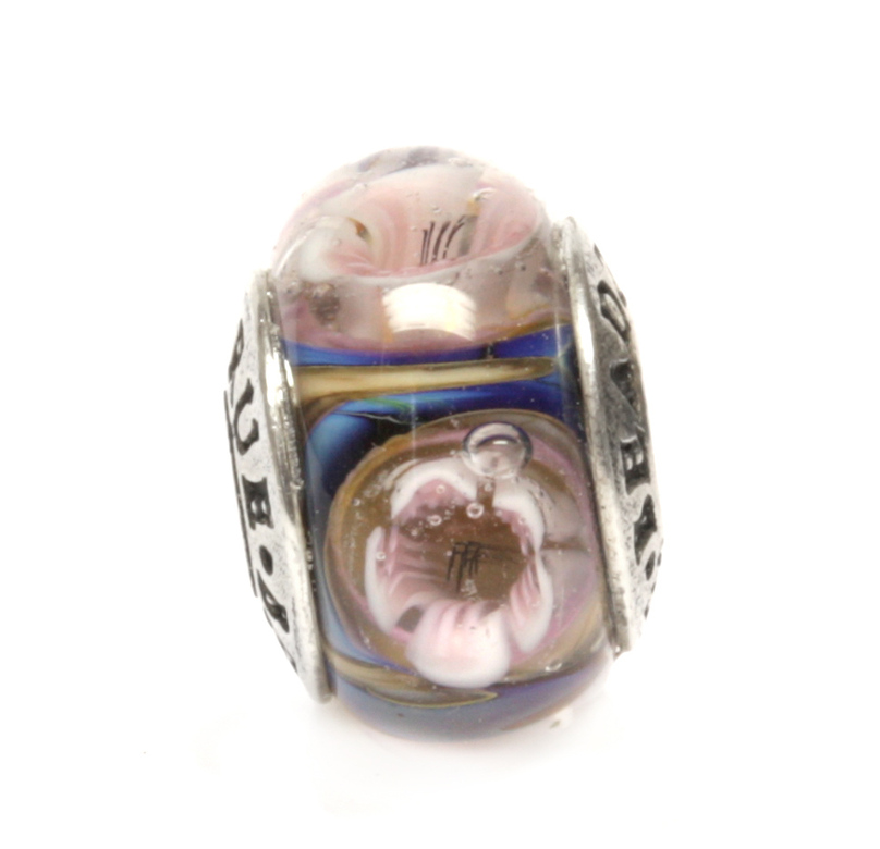 545376 Riverside garden