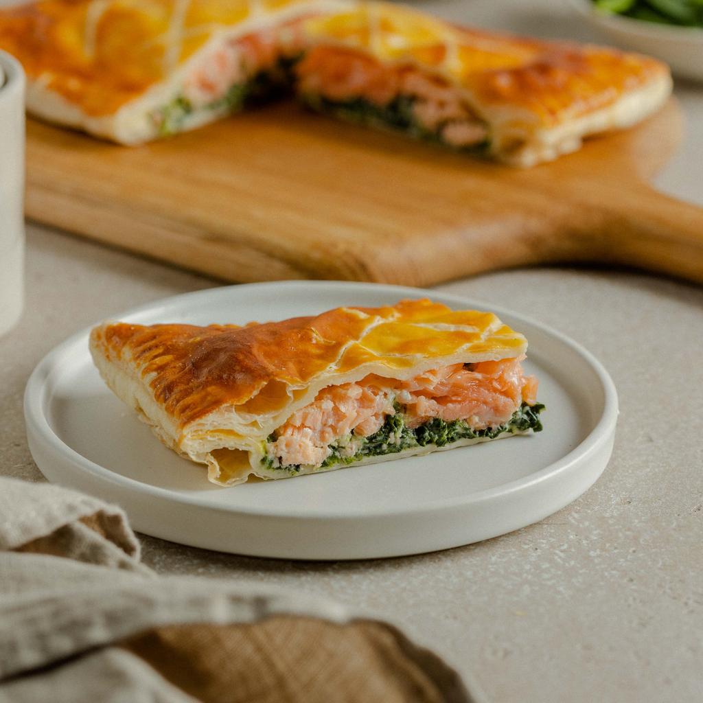 Пирог с лососем и шпинатом, 400 гр