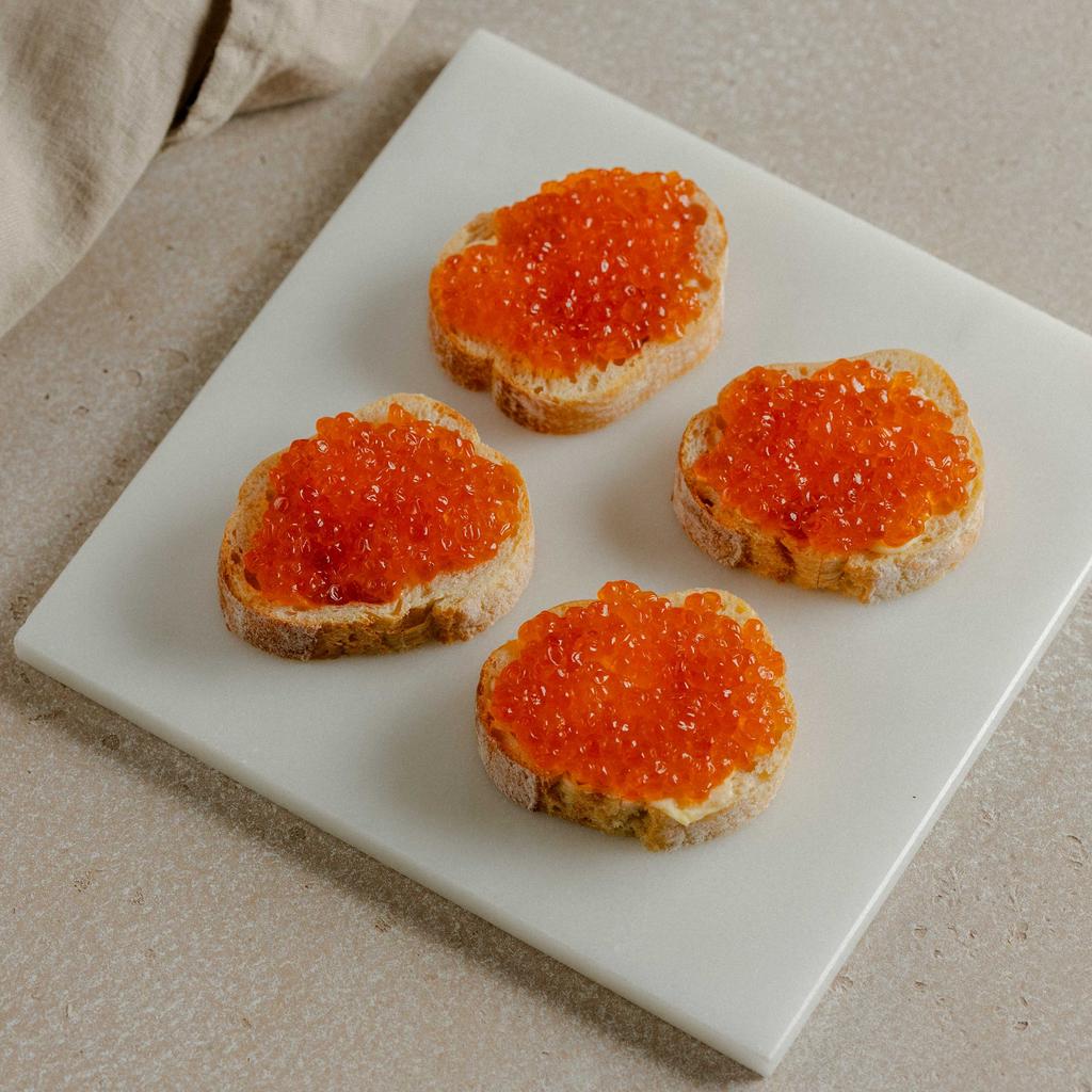 Брускетты с красной икрой, 12 шт