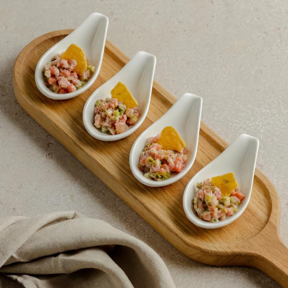 Керамическая креманка тар-тар из говядины / картофельный чипс