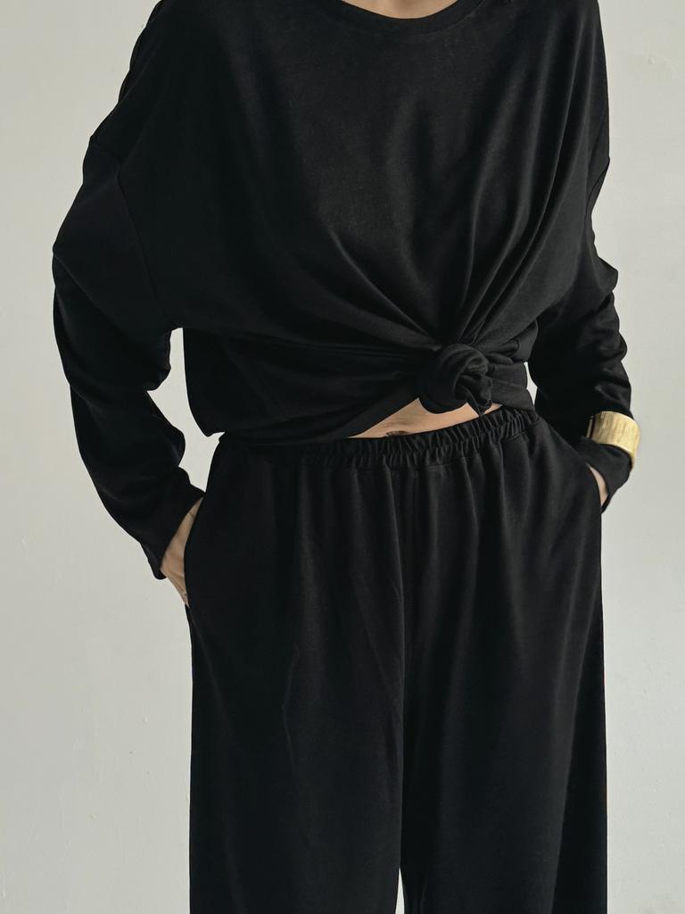 Лонгслив Over Black из тонкого фактурного трикотажа