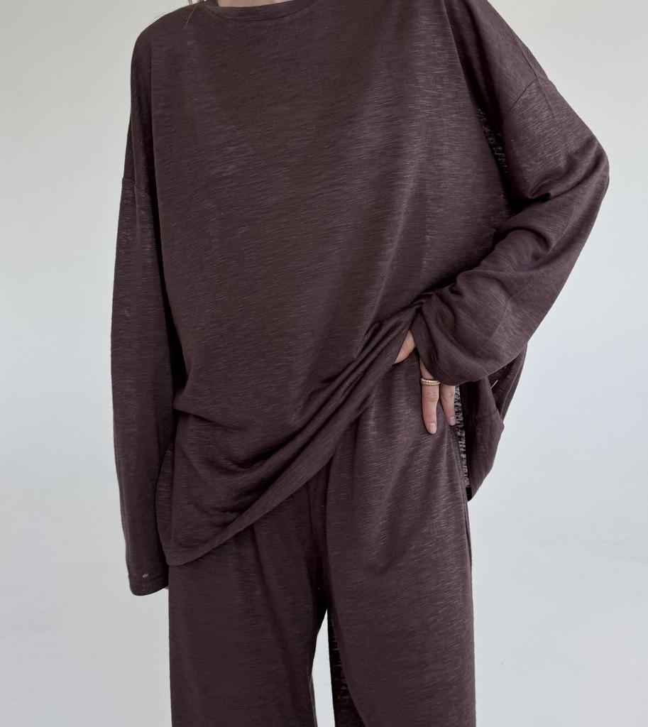 Лонгслив Over Brown из тонкого фактурного трикотажа