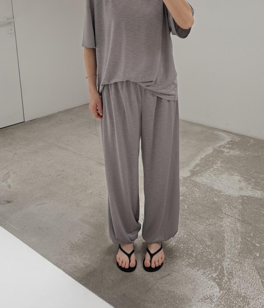 Брюки-алладины из невесомого трикотажа, серый жемчуг