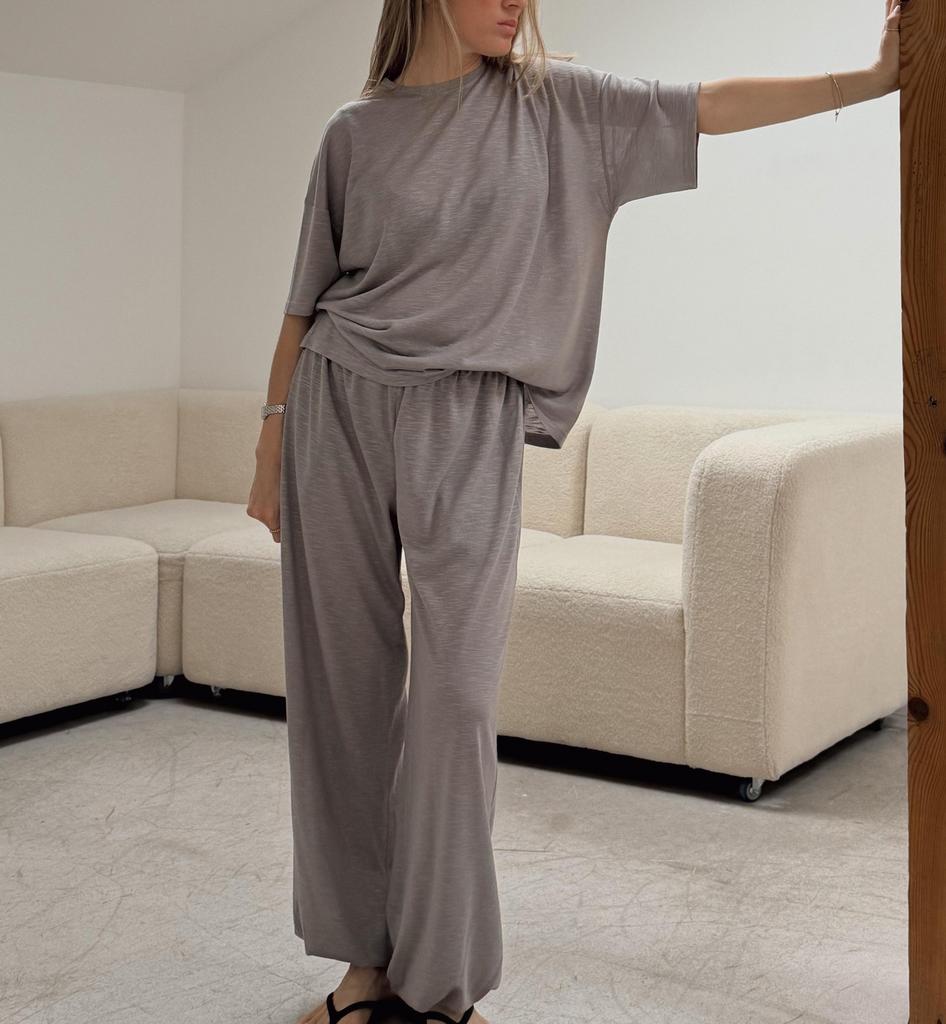 Футболка из невесомого трикотажа, серый жемчуг