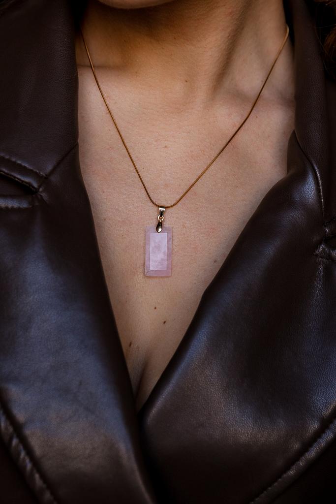 Подвеска с розовым кварцем