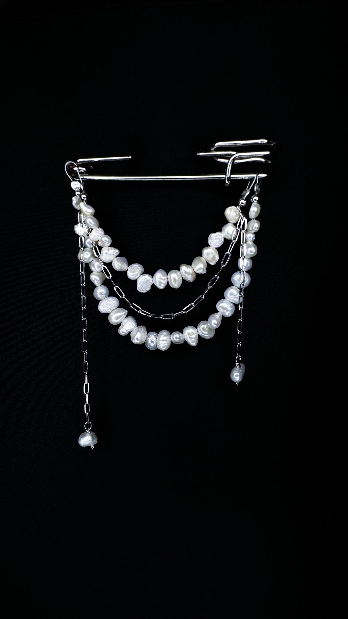 Брошь из жемчуга