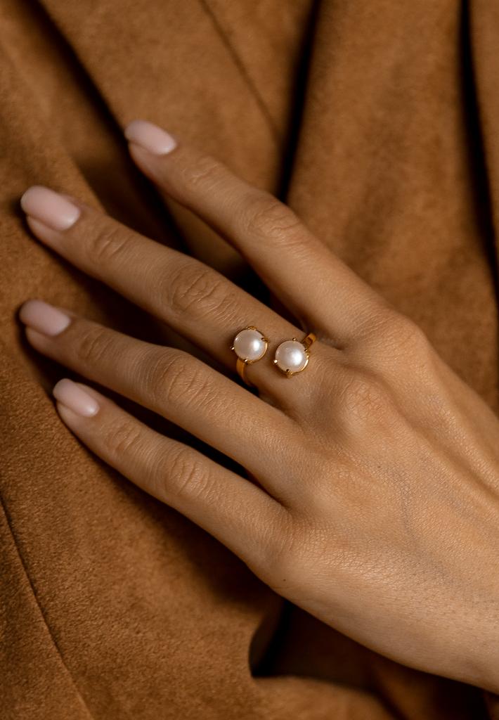 золотое кольцо с жемчугом купить