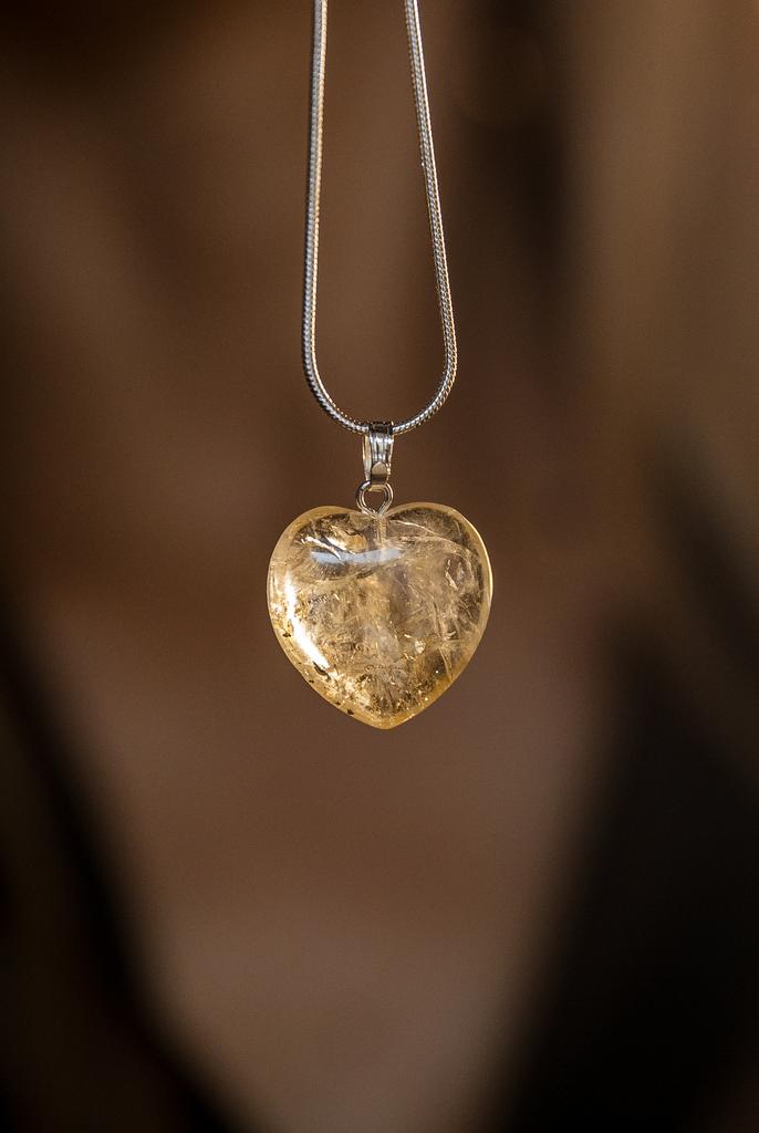 кулон с цитрином