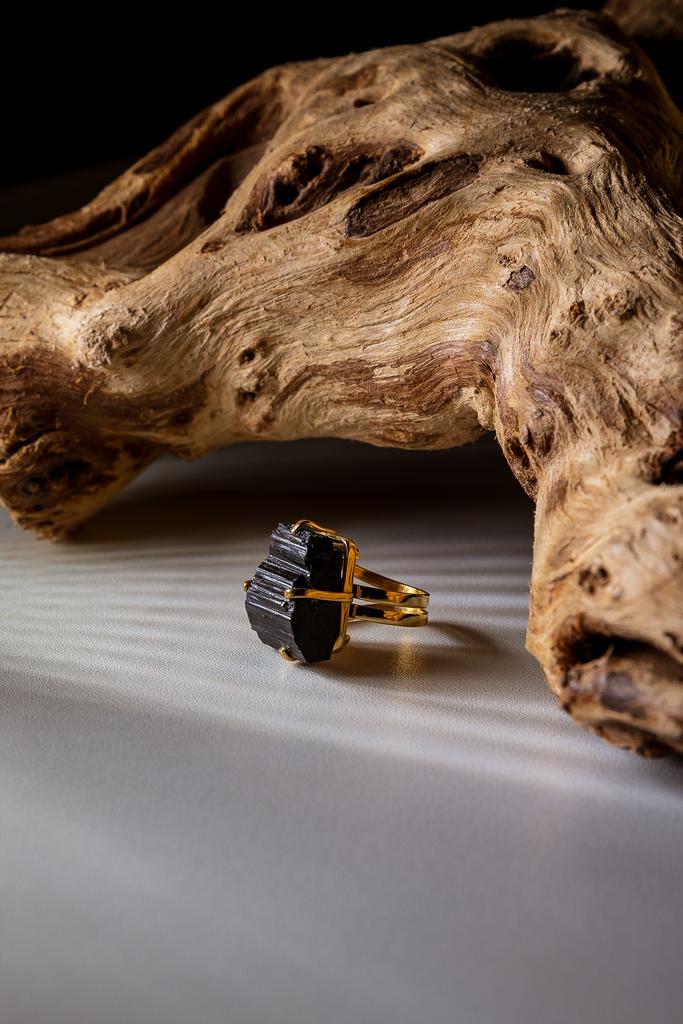 Кольцо с черным турмалином