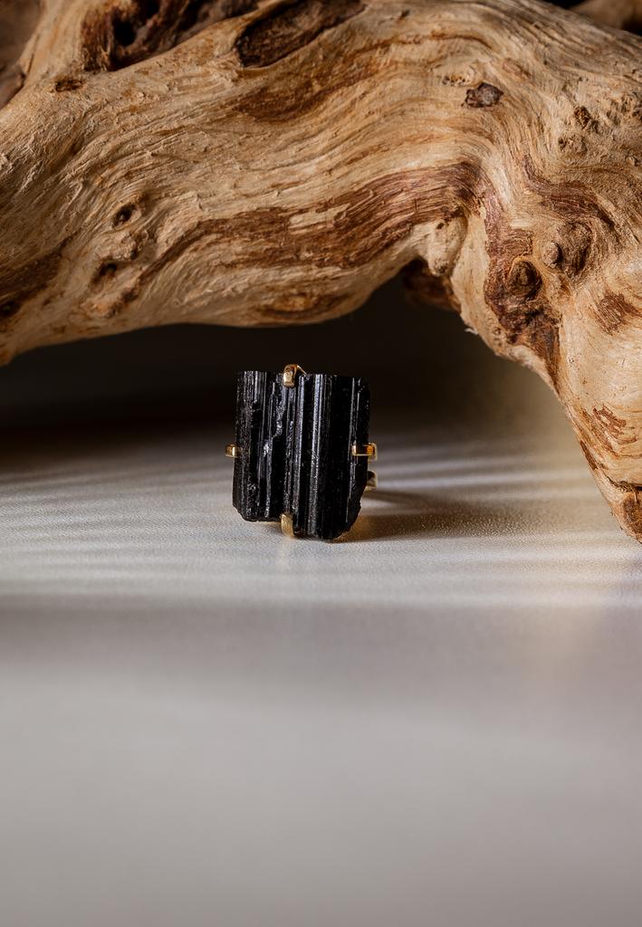 Кольцо с черным турмалином