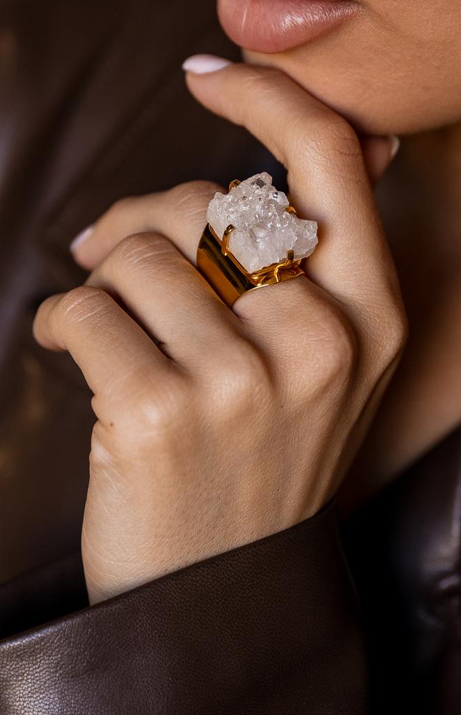 Кольцо кафф с горным хрусталем